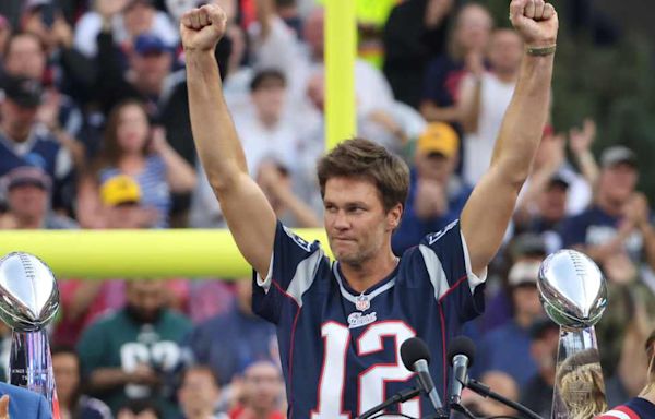 Tom Brady Patriots Hall Induction: ‘Hundreds’ of ex Pats to Attend?