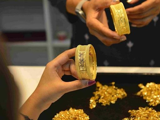 Kalyan Jewellers shares down 12% from recent record high levels; should you enter?