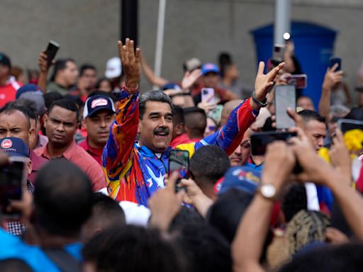 Mientras Maduro pasa de negar la migración a defenderla, venezolanos valoran irse si es reelegido