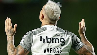 Sigue encendido: Eduardo Vargas le marca un doblete al próximo rival de Colo Colo - La Tercera