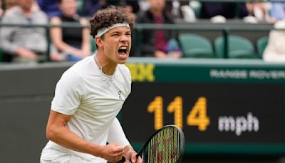 Ben Shelton wins another 5-setter to match Dad at Wimbledon: 'We're back, Big Dog!'