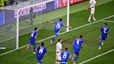 Last-gasp Zaccagni goal sends Italy into the final 16