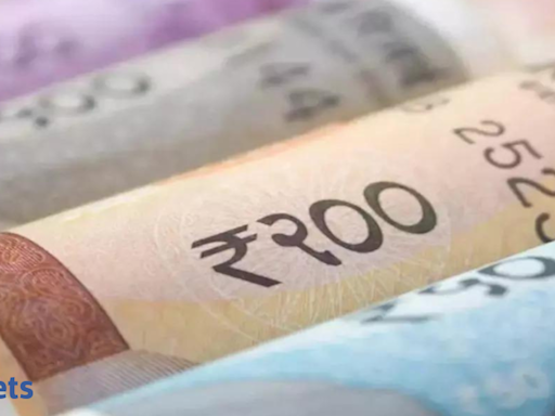 Rupee gains for 3 straight sessions, settles at 83.57