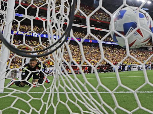 Cinco pelotazos en el día que Colombia se clasificó a cuartos y Brasil eliminó a Paraguay