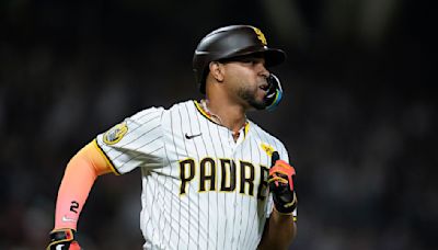 Bogaerts has RBI single, Merrell makes game-saving catch in 9th as Padres beat Pirates 2-1