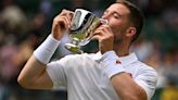 Alfie Hewett secures maiden Wimbledon singles title to complete career Grand Slam with emotional victory - Eurosport