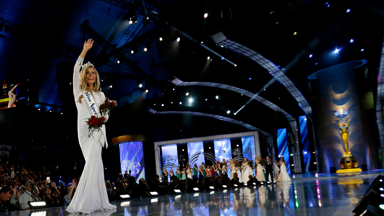 A New York woman is challenging Miss America, Miss World rules banning mothers from beauty pageants