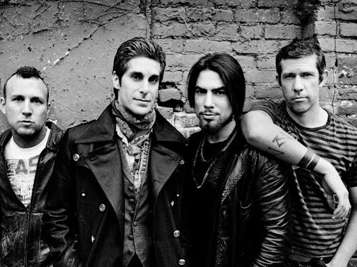 Jane’s Addiction Cancels Reunion Tour in Wake of On-Stage Band Fight; Dave Navarro Says He Hopes Perry Farrell Will ‘Find the...