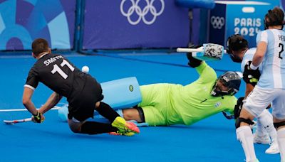 Los Leones vencieron a Nueva Zelanda en un partido dramático y sueñan en los Juegos Olímpicos: la increíble atajada que salvó a Argentina en el final