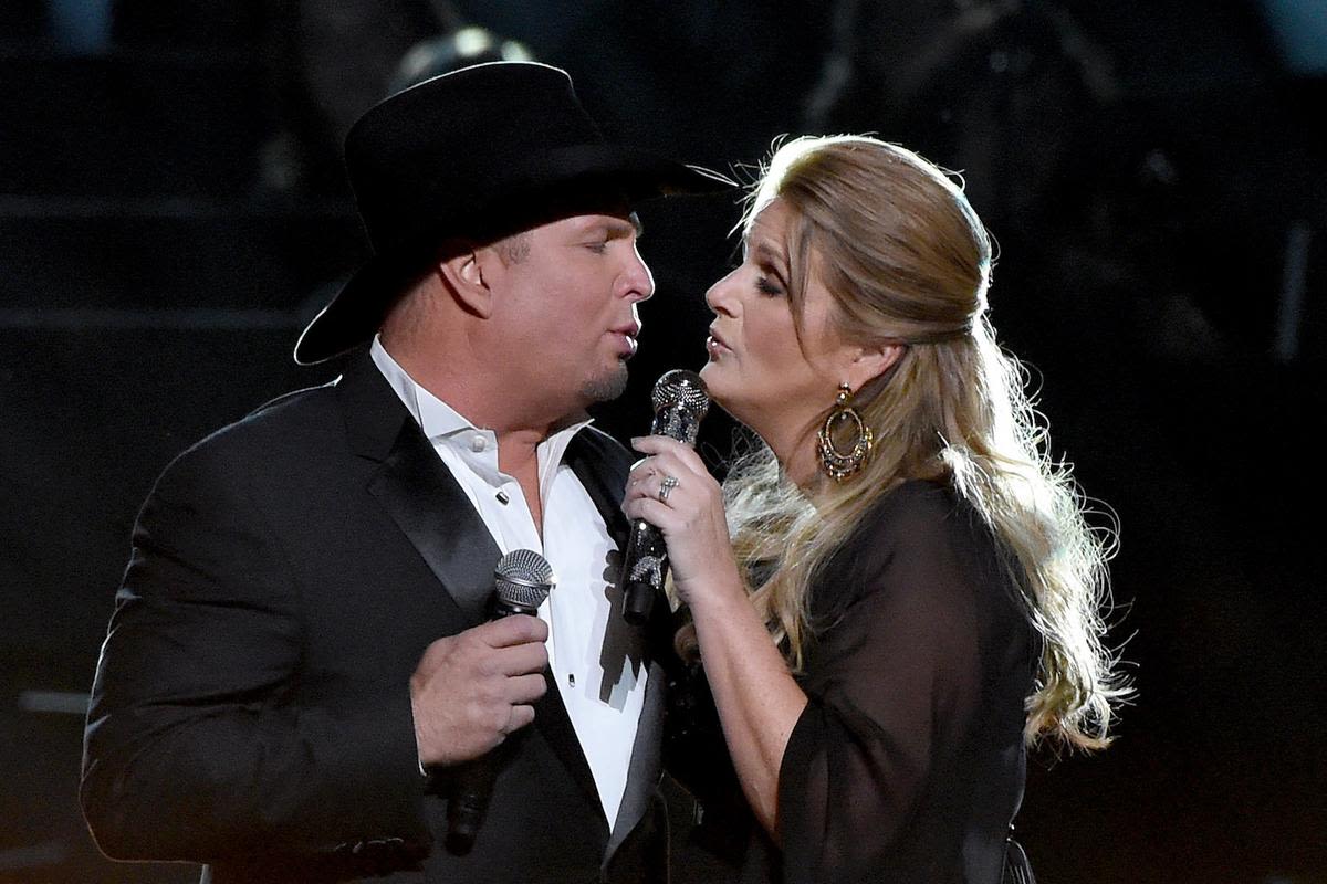 Garth Brooks Outshined by ‘Goddess’ Trisha Yearwood at His Own Event