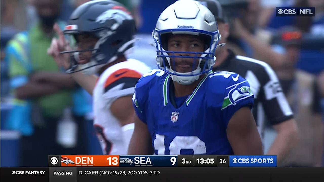 Geno Smith's back-shoulder connection with Lockett yields 13-yard Seahawks gain