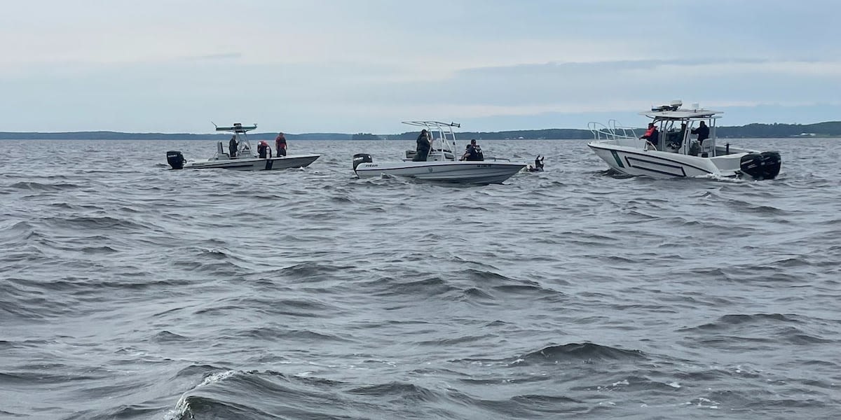 Fishing barge capsizes in Toledo Bend Lake area; 2 reported dead