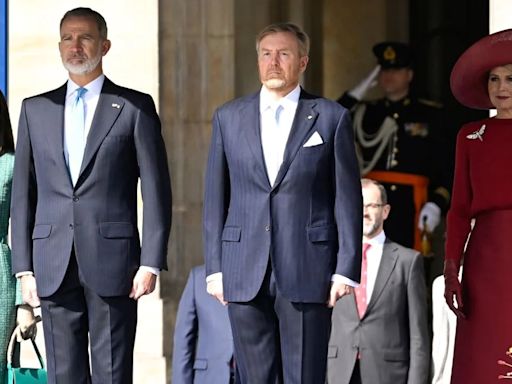 Letizia deslumbra en su primer día en Holanda: un guiño a Máxima y un homenaje a la reina Sofía