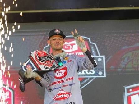 Lee Leads Wire-to-Wire to Win MLF General Tire Heavy Hitters 2024 Presented by Bass Pro Shops on the Kissimmee Chain of Lakes