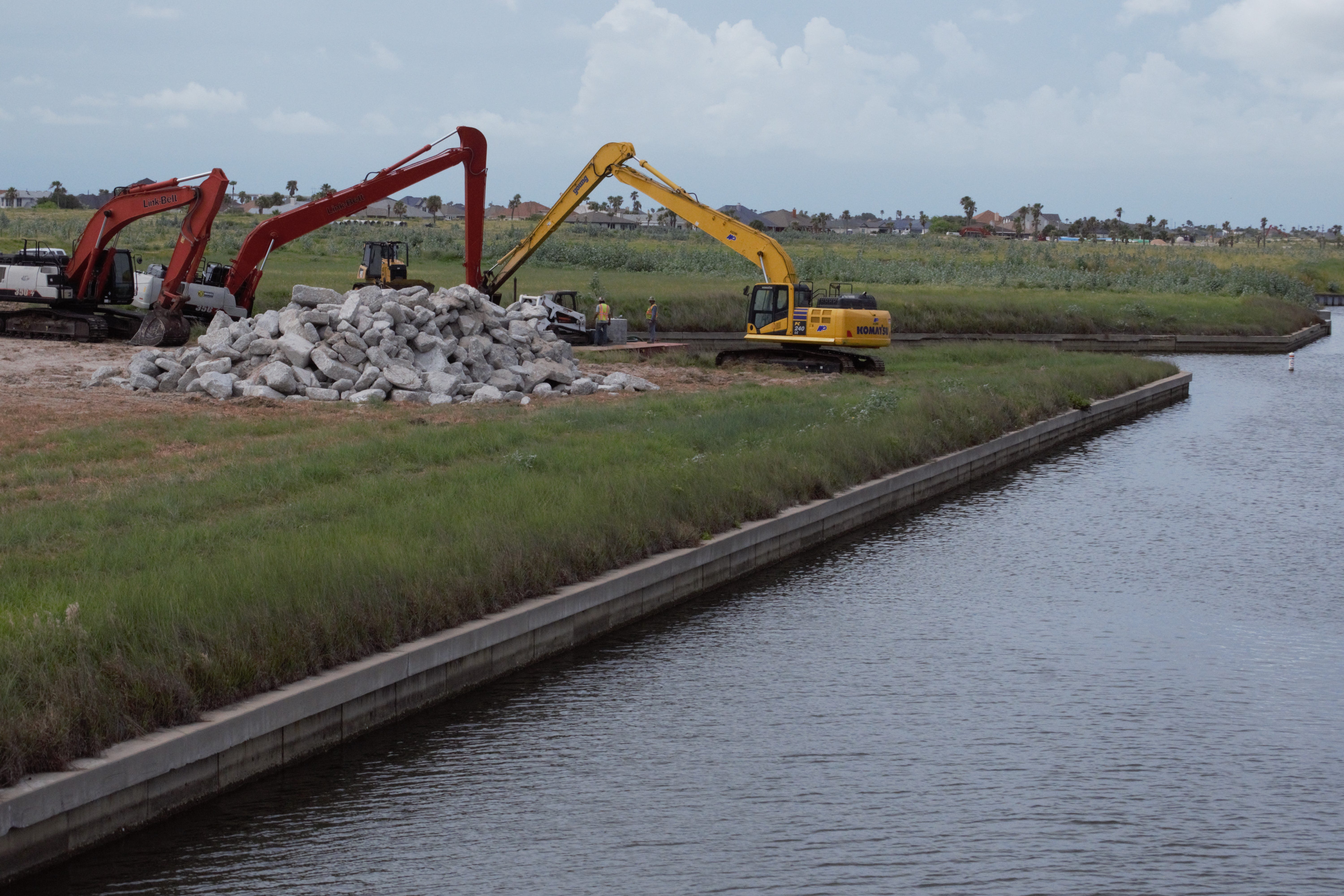 Project underway to armor Gypsy and Whitecap bridges on North Padre Island