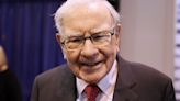 Buffett retakes the stage as Berkshire prepares to pass the baton