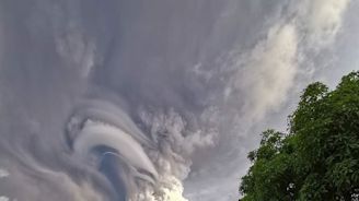 Couple Says 'I Do' as Volcano Erupts Behind Them in the Philippines: 'The Wedding Continues!'