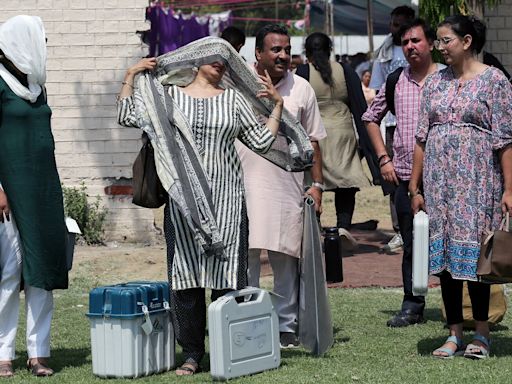 Delhi under heatwave grip for 5 day in a row, sees driest May in 10 years