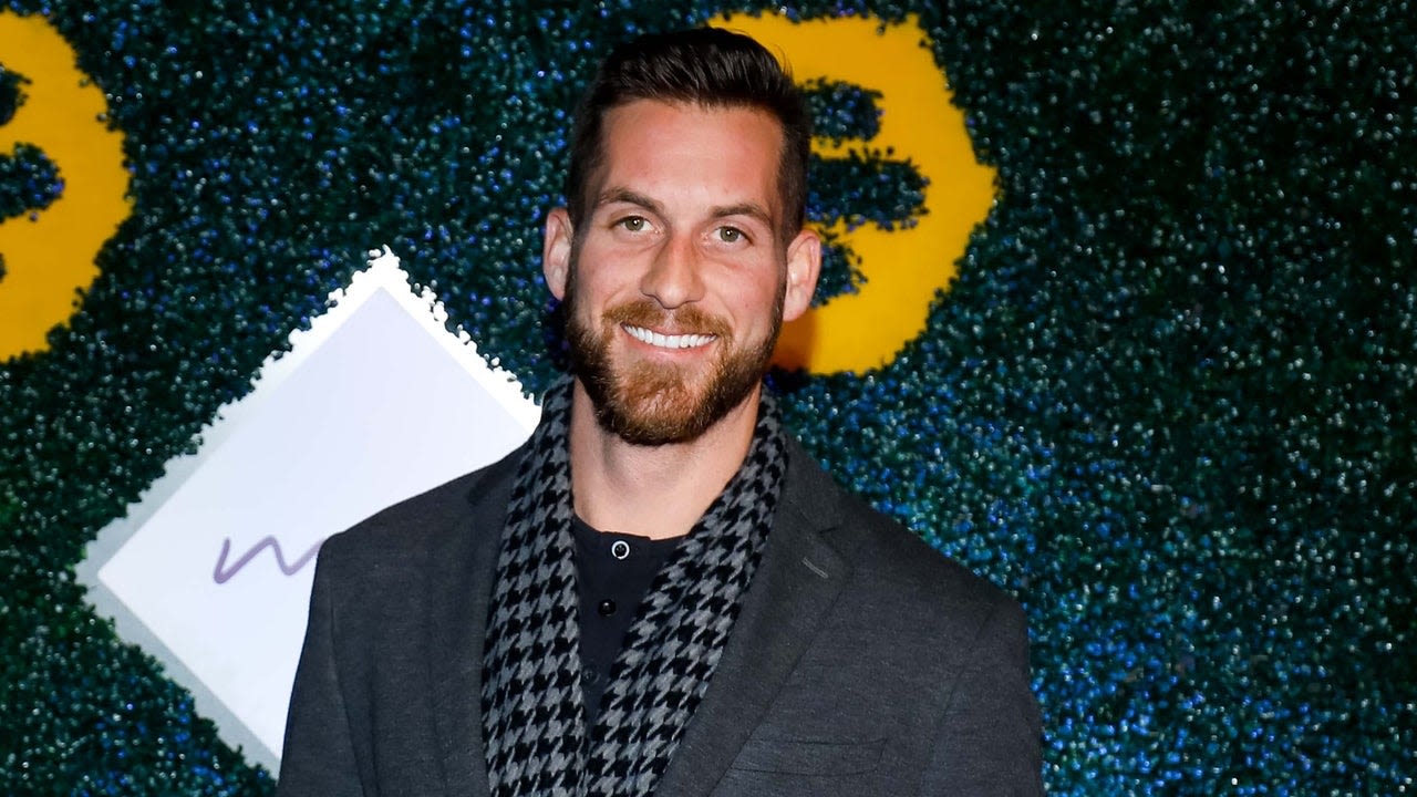 'Bachelorette' Alum Chase McNary Marries Ellie White