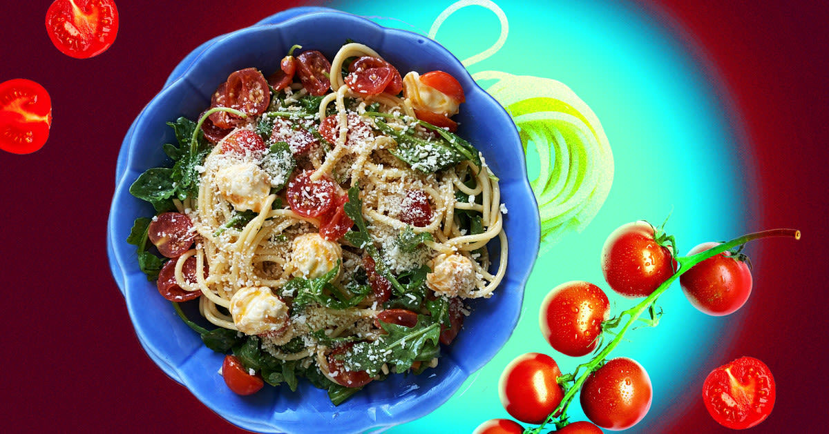 A Tomato and Mozzarella Pasta Recipe That Celebrates Summer Produce