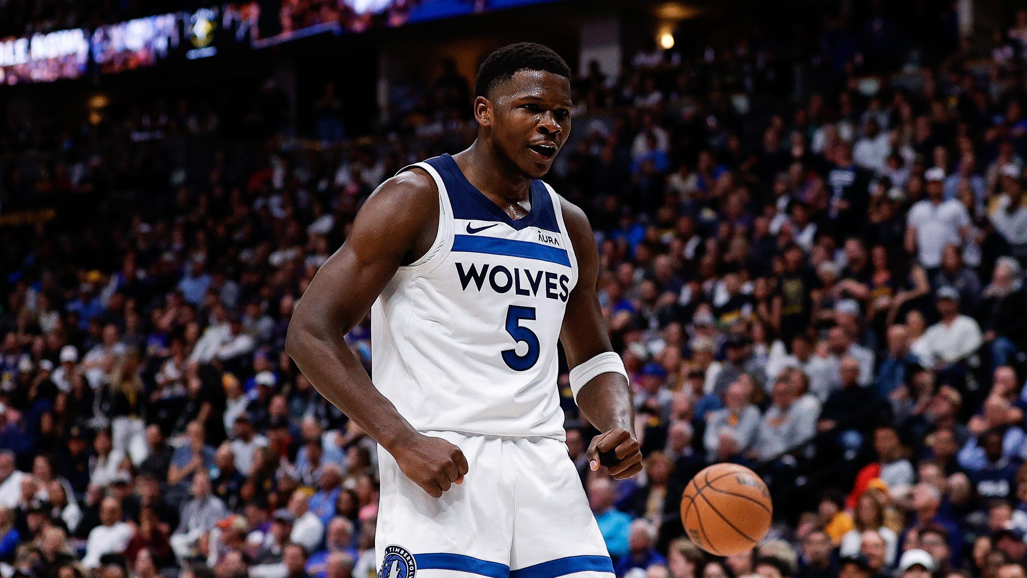 Timberwolves put on defensive masterclass, dismantle Nuggets in Game 2