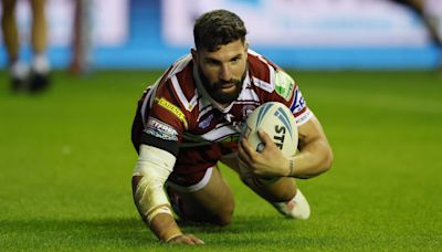 Wigan Warriors 38-0 Leeds Rhinos: Super League leaders move one step closer to lifting shield with comprehesive victory