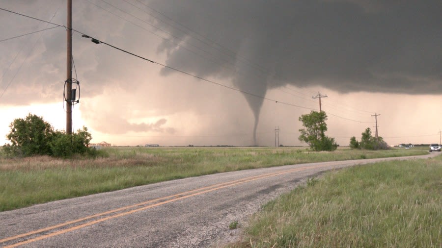 ‘Oh my gosh. There’s people’: Storm chaser rescues family live on YouTube during Hawley tornado