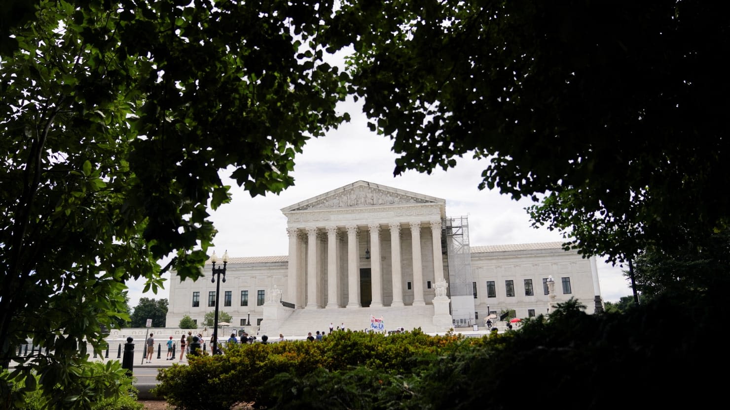 Amy Coney Barrett Joins Liberal Justices on ‘Good Neighbor’ Plan