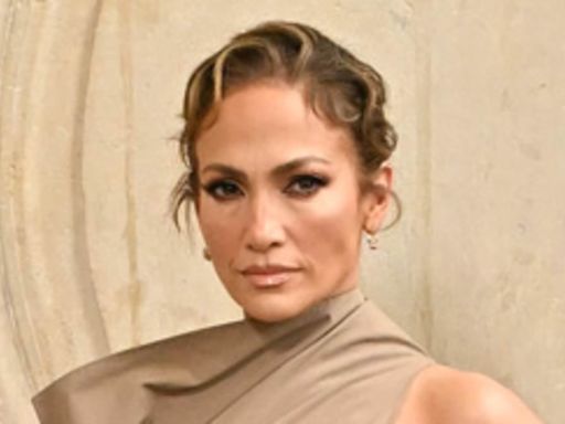 Jennifer Lopez spotted flying in ECONOMY after tour cancellation