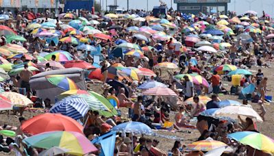 UK hot weather maps show exact date 22C mini heatwave will blast Britain