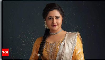 Rashami Desai shows off her 'desi' vibe ahead of Navratri | Bhojpuri Movie News - Times of India