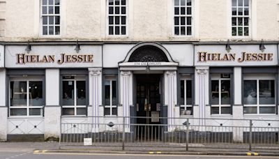 Scots Hollywood icon spotted at traditional Glasgow bar