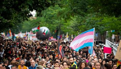 El Orgullo Crítico exhibe músculo en Madrid contra “el genocidio” y los recortes de derechos de Ayuso