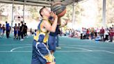 El niño basquetbolista que encesta en la Copa Juárez de Oaxaca