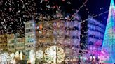 El alcalde de un pueblo español ya está colocando casi 12 millones de luces en las calles para festejar la próxima Navidad