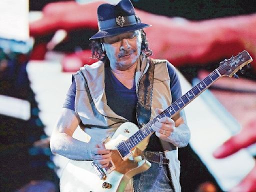 Carlos Santana cumple 77 años