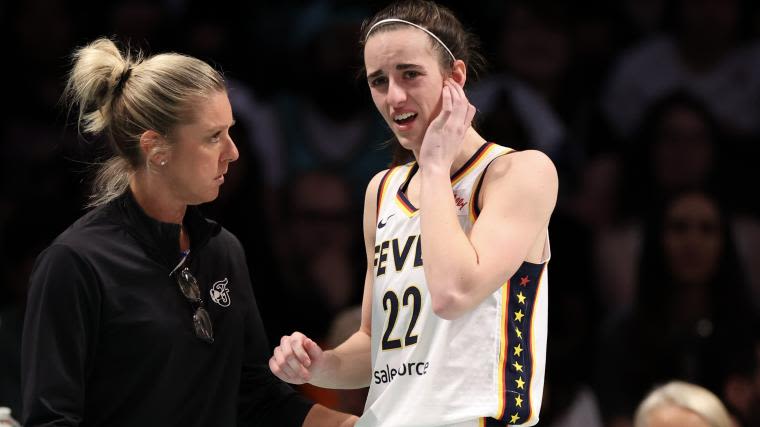 Caitlin Clark injury update: Fever rookie exits game vs. Liberty with ear issue | Sporting News Canada