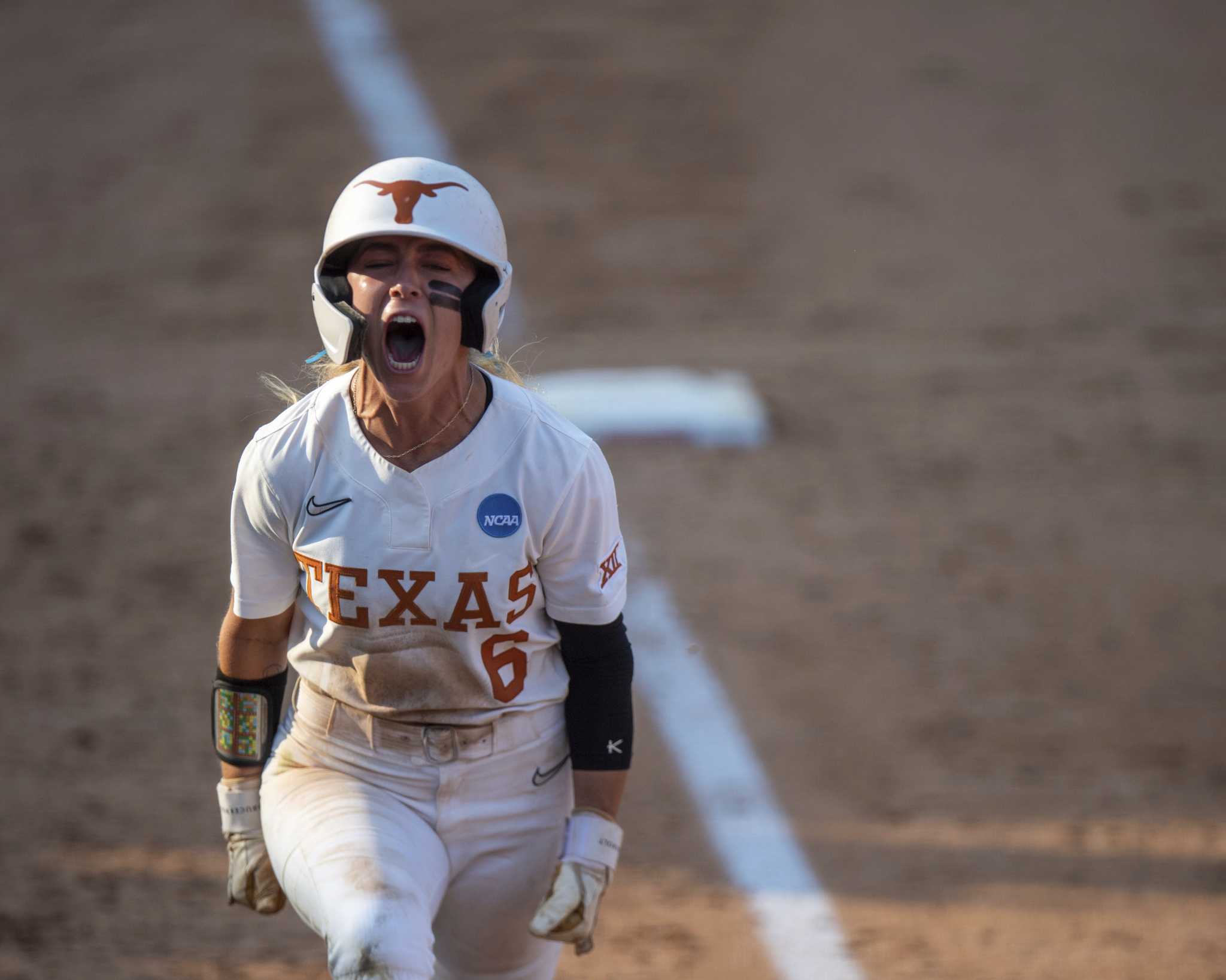 No. 1 Texas joins 3-time defending champ Oklahoma in Women's College World Series field