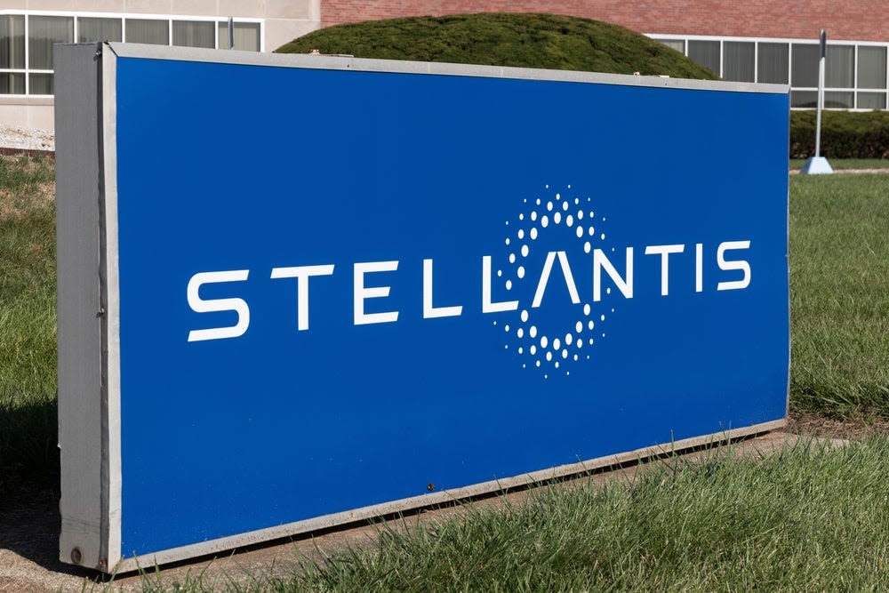 Stellantis Plans To Build Two More Hybrid Vehicles In Italy Amid Political Tensions: Report - Stellantis (NYSE:STLA)