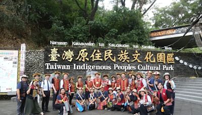加拿大議員團訪屏東 欣賞原民歌舞、參觀傳統家屋