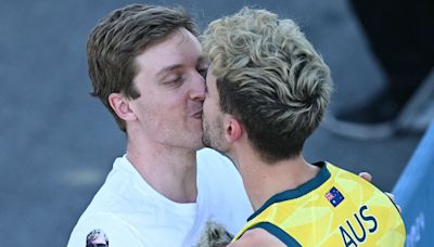 Olympics star locks lips with his boyfriend after Paris heartbreak