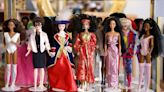 Barbie celebra 65 años en un mundo diverso de muñecas