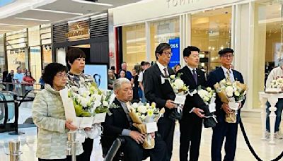 中華民國國家人權委員會訪澳代表團獻花悼念