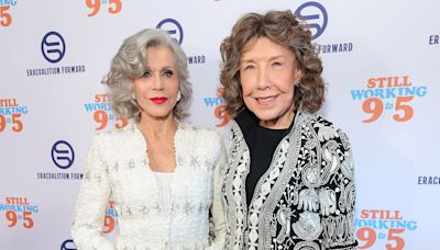 Jane Fonda and Lily Tomlin Show Their Support for Jennifer Aniston’s ‘9 to 5’ Remake: ‘Good Luck’