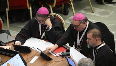 Pope Francis steers delicate course on women, Church, and synod 2024