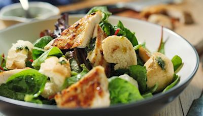 Jamie Oliver's 'incredibly delicious' chicken salad is perfect for a picnic