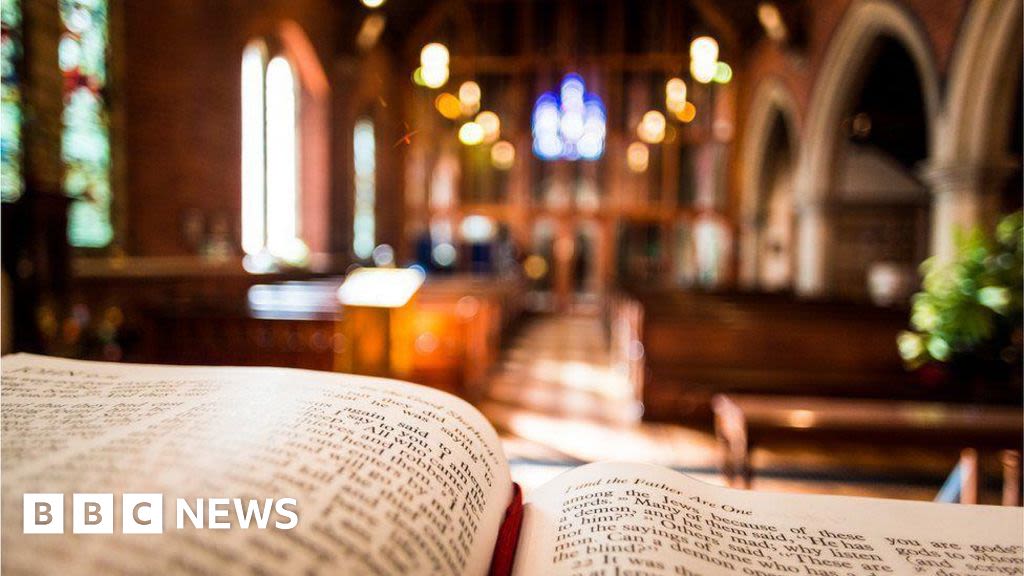 Methodist Church in Ireland apologises to LGBT community