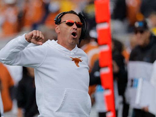 Texas football becomes bully under Steve Sarkisian as Michigan withers without Jim Harbaugh