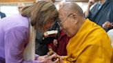 美國會代表拜會88歲達賴喇嘛 送上新法案力挺藏人