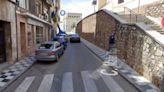 Obras de emergencia en la calle Mateo Miguel Ayllón de Cuenca por un hundimiento